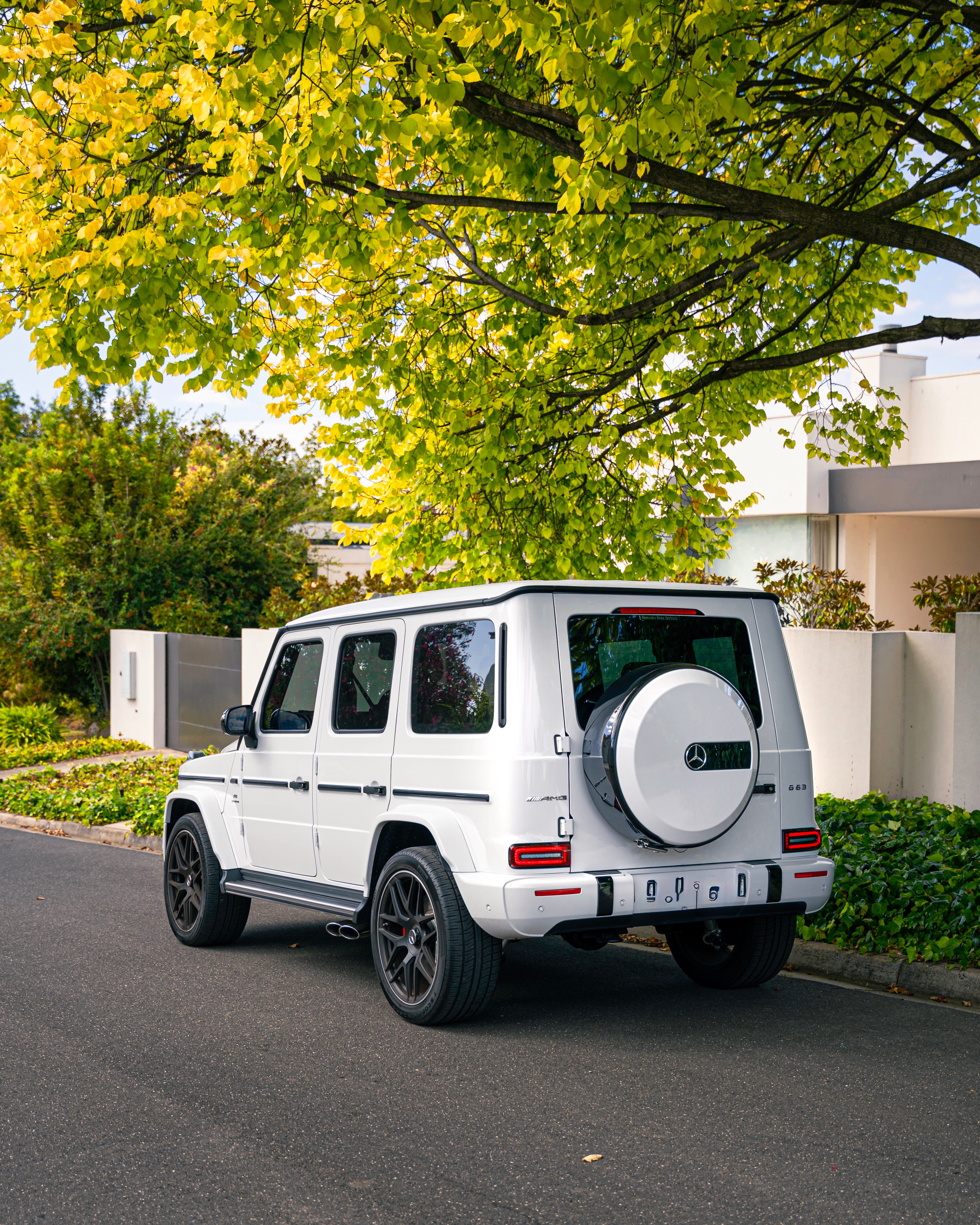 Mercedes Benz G-63 White